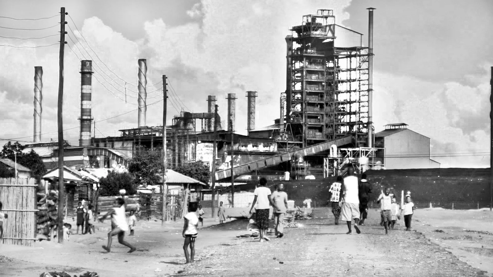 À Mufulira, les gens vivent à proximité immédiate de la fonderie de Mopani, une filiale de Glencore. Photo : Res Gehriger