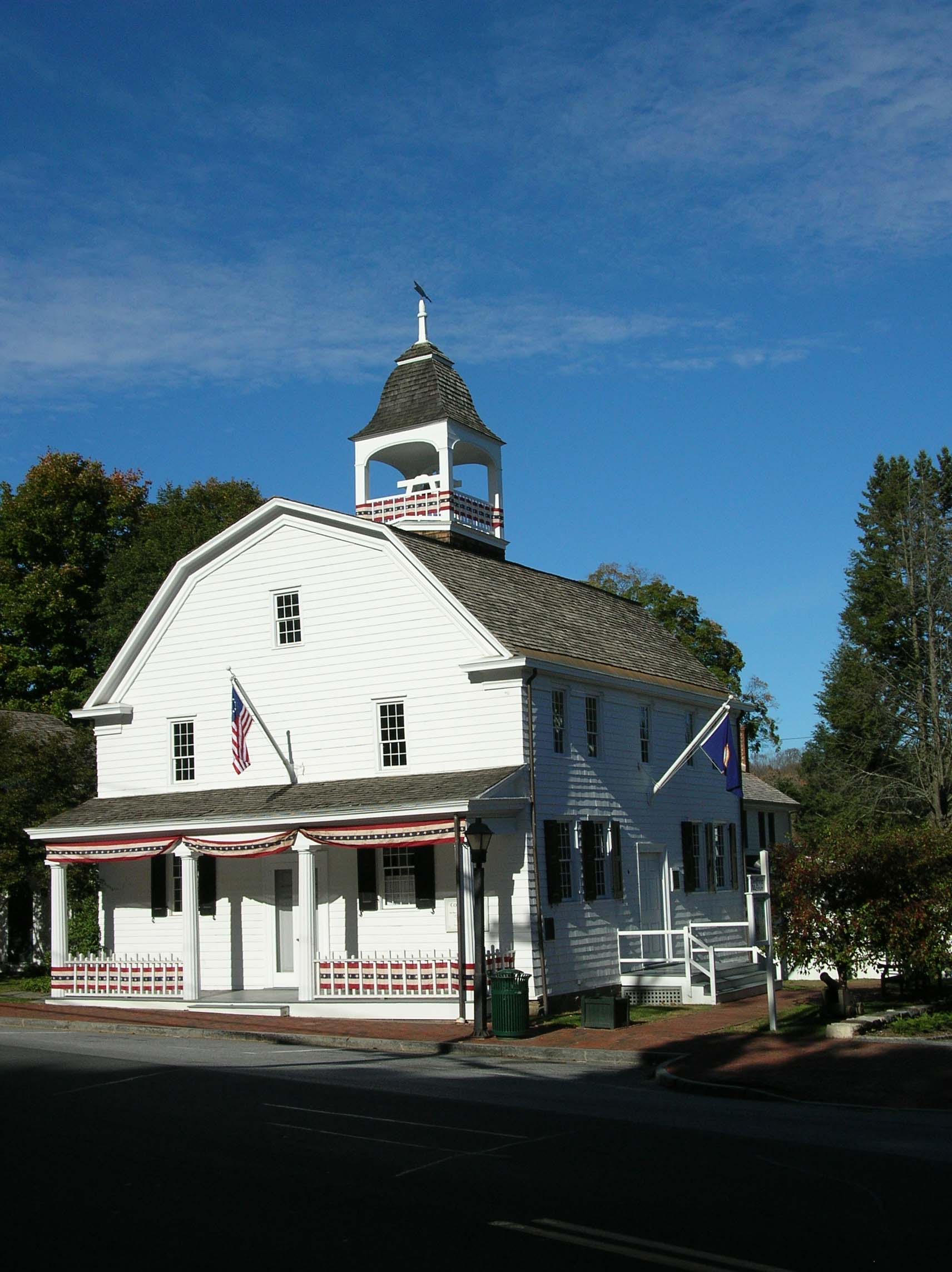 1787 Court House &amp; Bedford Museum