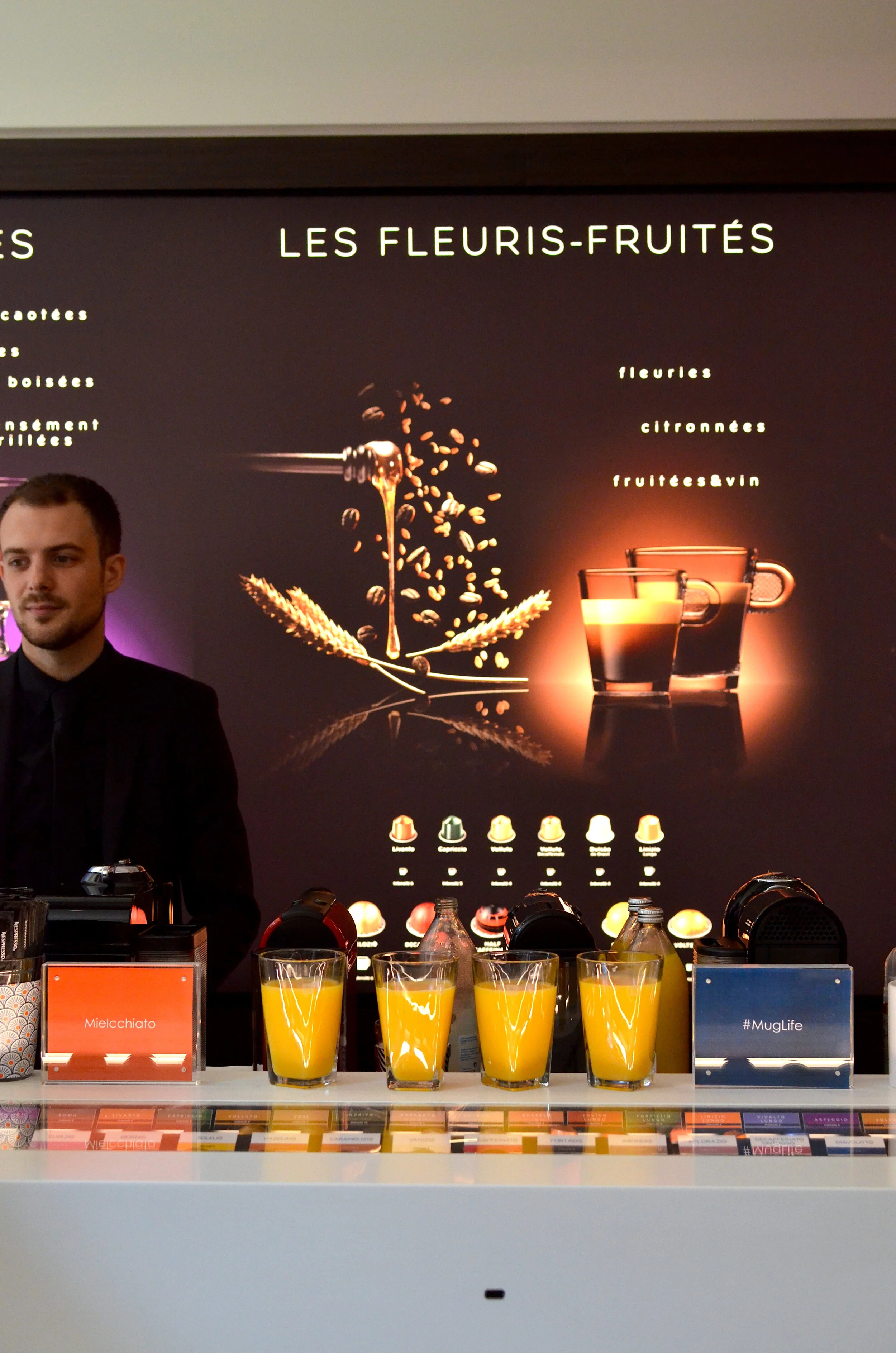  Reportage pour la marque  Nespresso  et son lancement français de  Vertuo . Ici à la boutique d’Aix-en-Provence, pour l’agence de presse  14 septembre  en présence du meilleur ouvrir de France  Philippe Segond . 