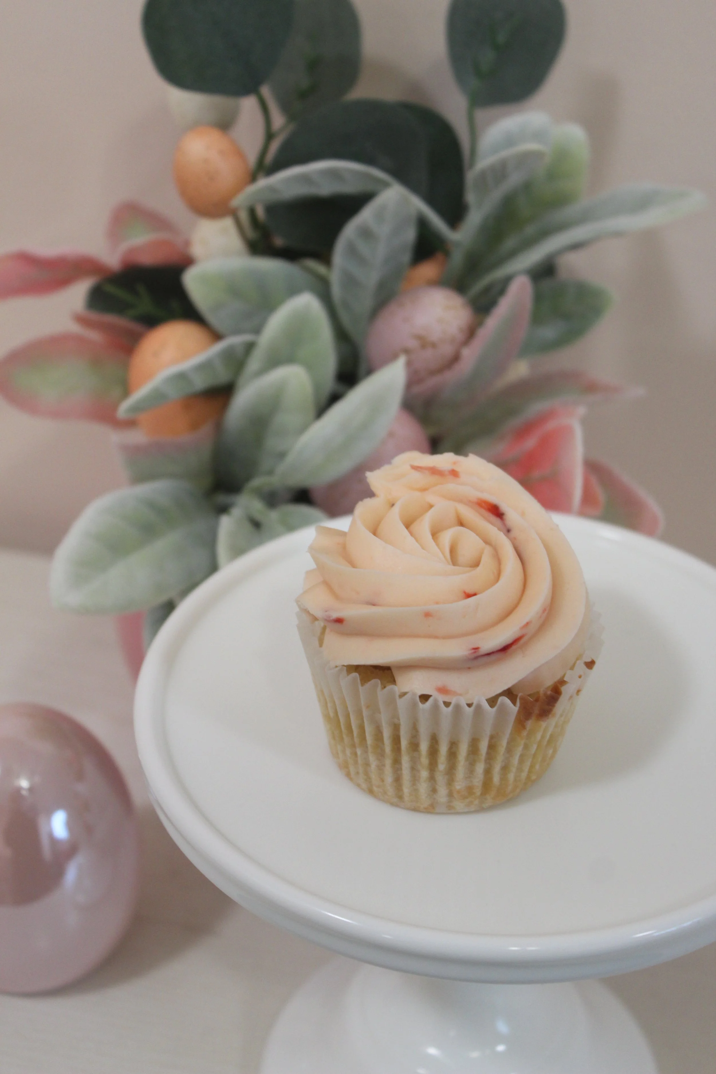 Strawberry Lemonade Cupcake