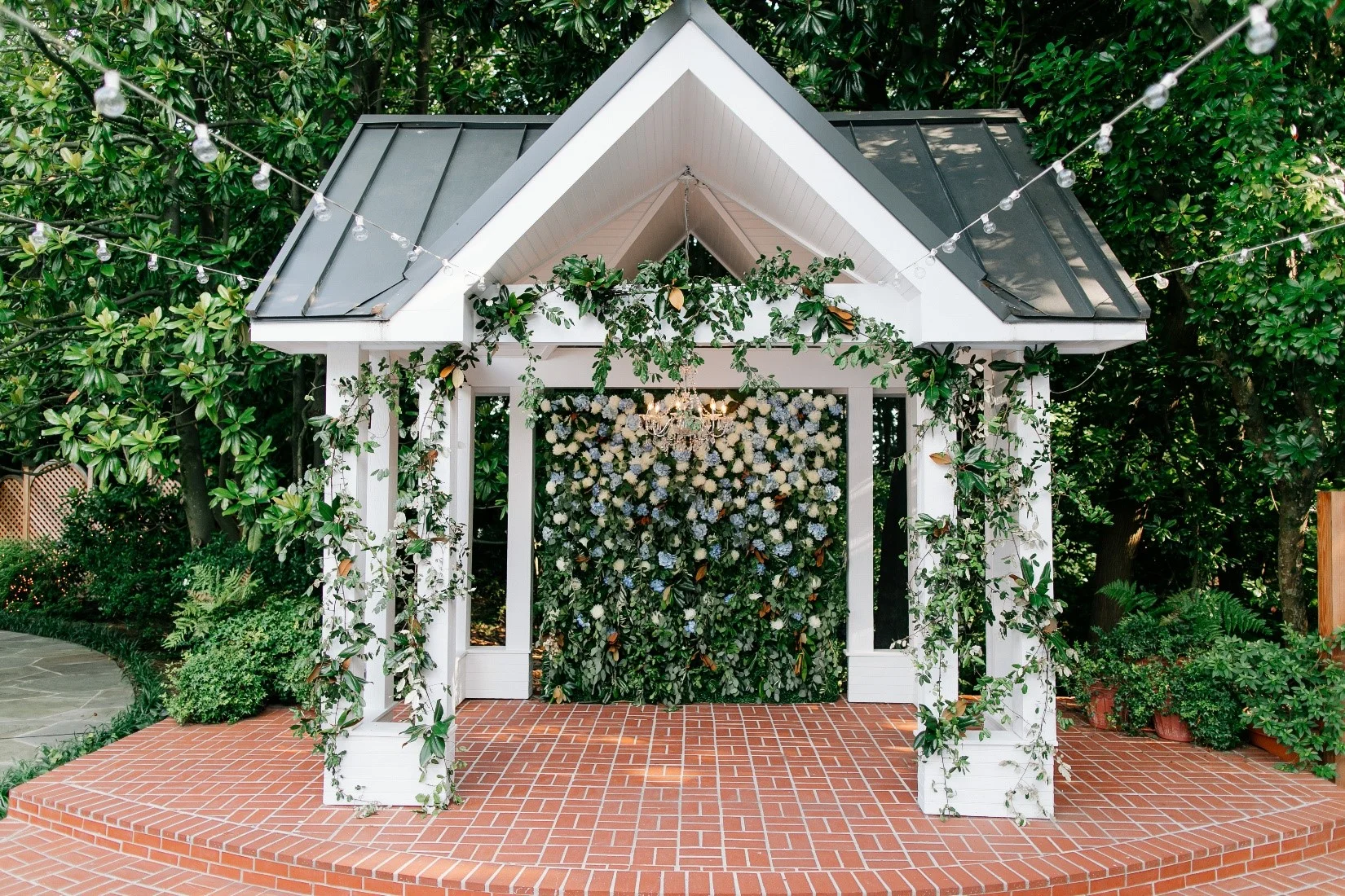 Gazebo Decor.jpg