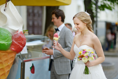 summer_wedding_ice_cream_cart.png