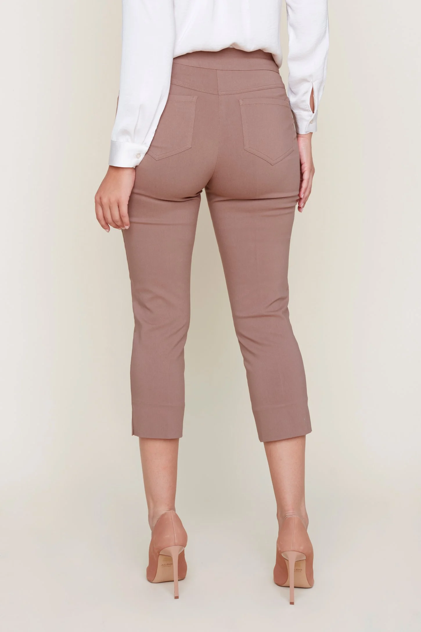 Renuar 21-Inch Pull On Capri Pant - White