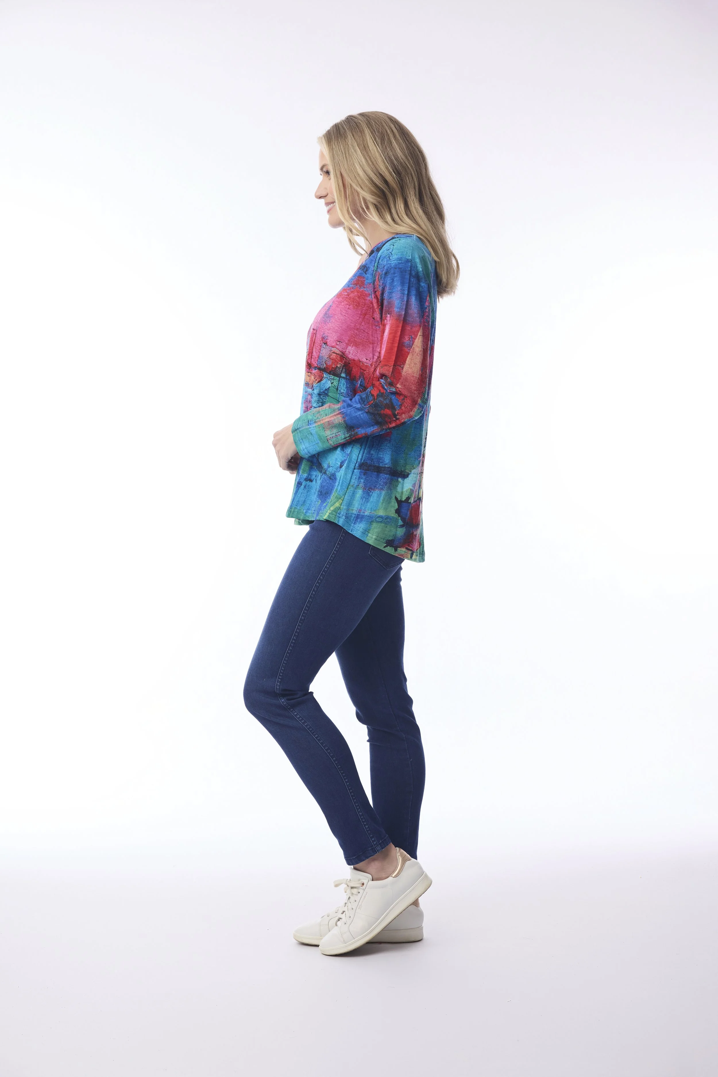 23142 Contemp V Tee Sail Boats SIDE.jpg
