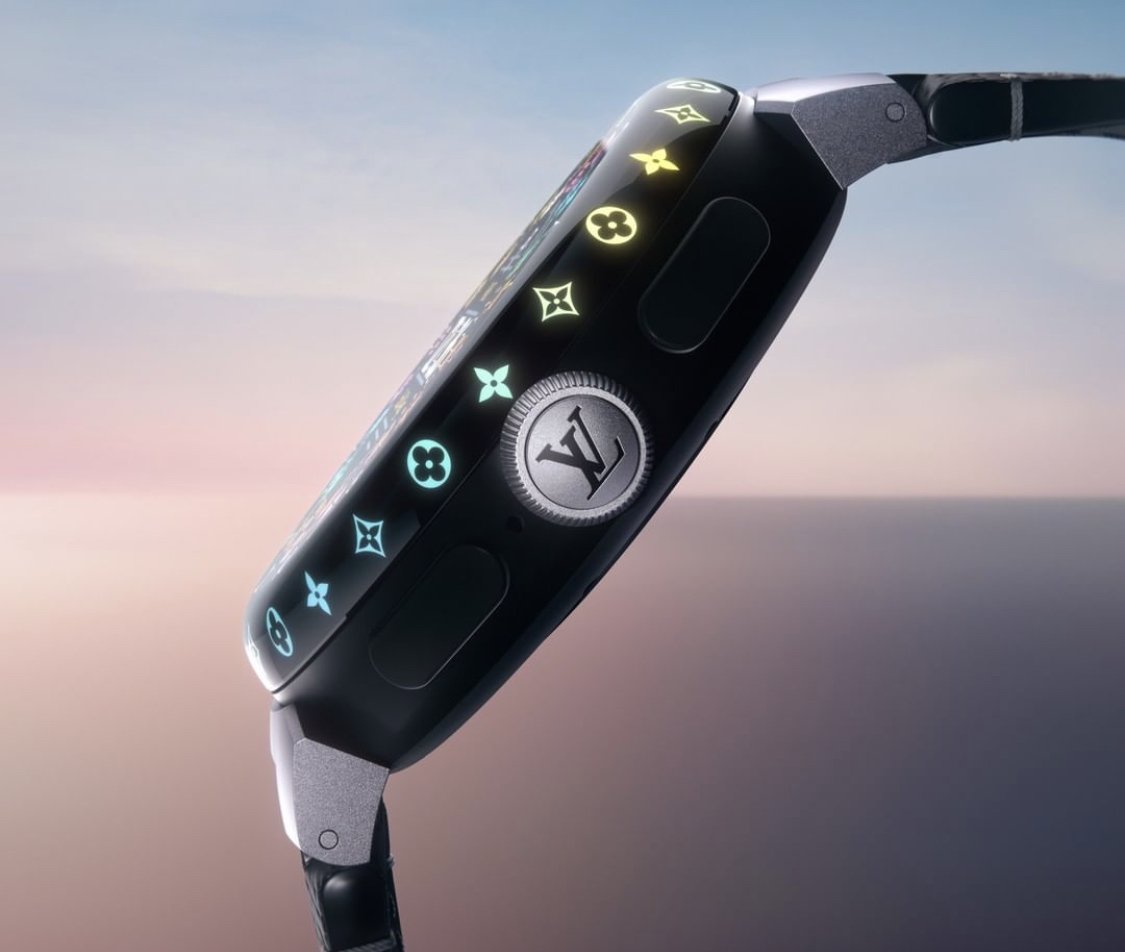 Take Three: The Louis Vuitton Tambour Horizon Light Up Smartwatch — Wrist  Enthusiast
