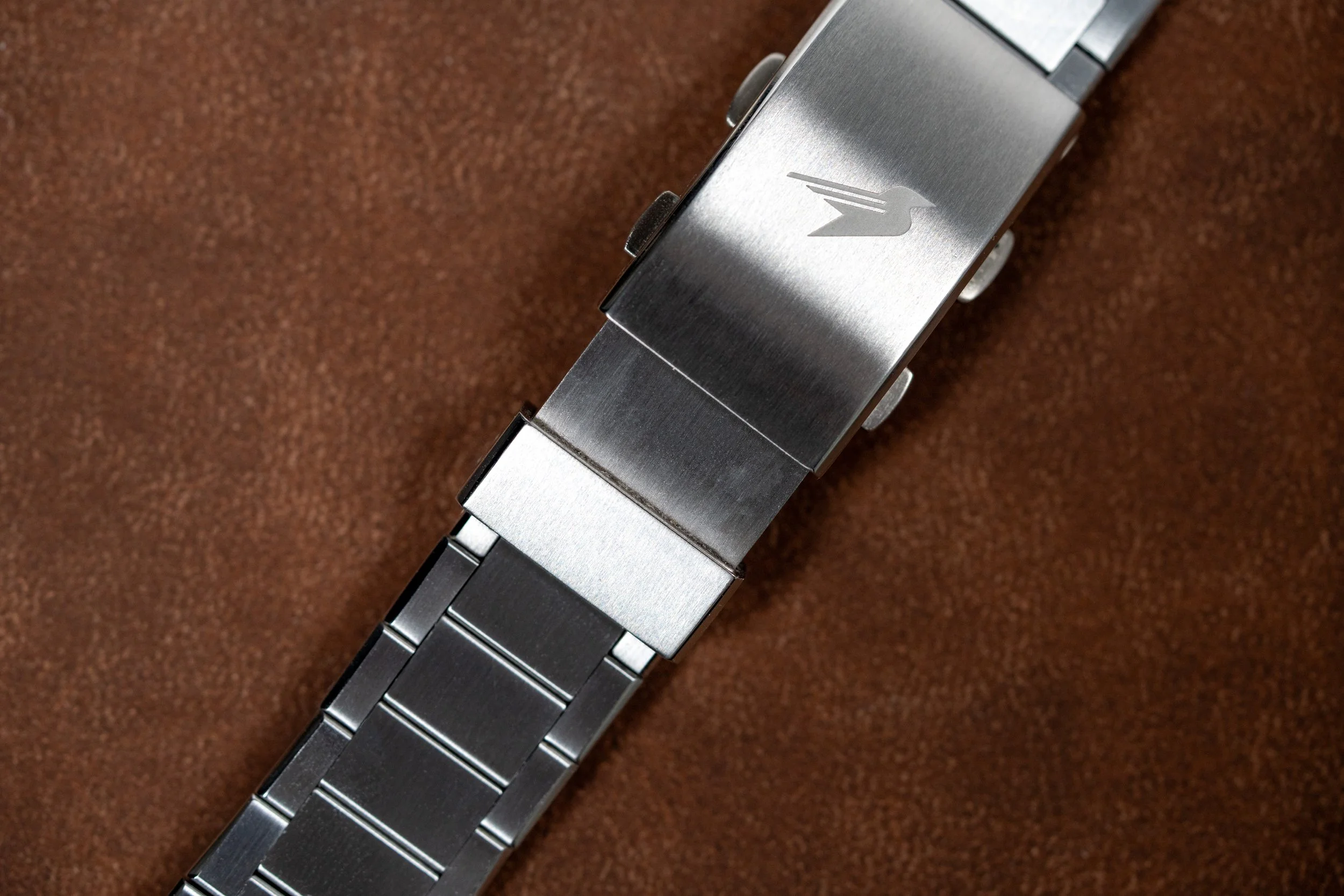 Wren Diver 38 Crimson 9.jpg