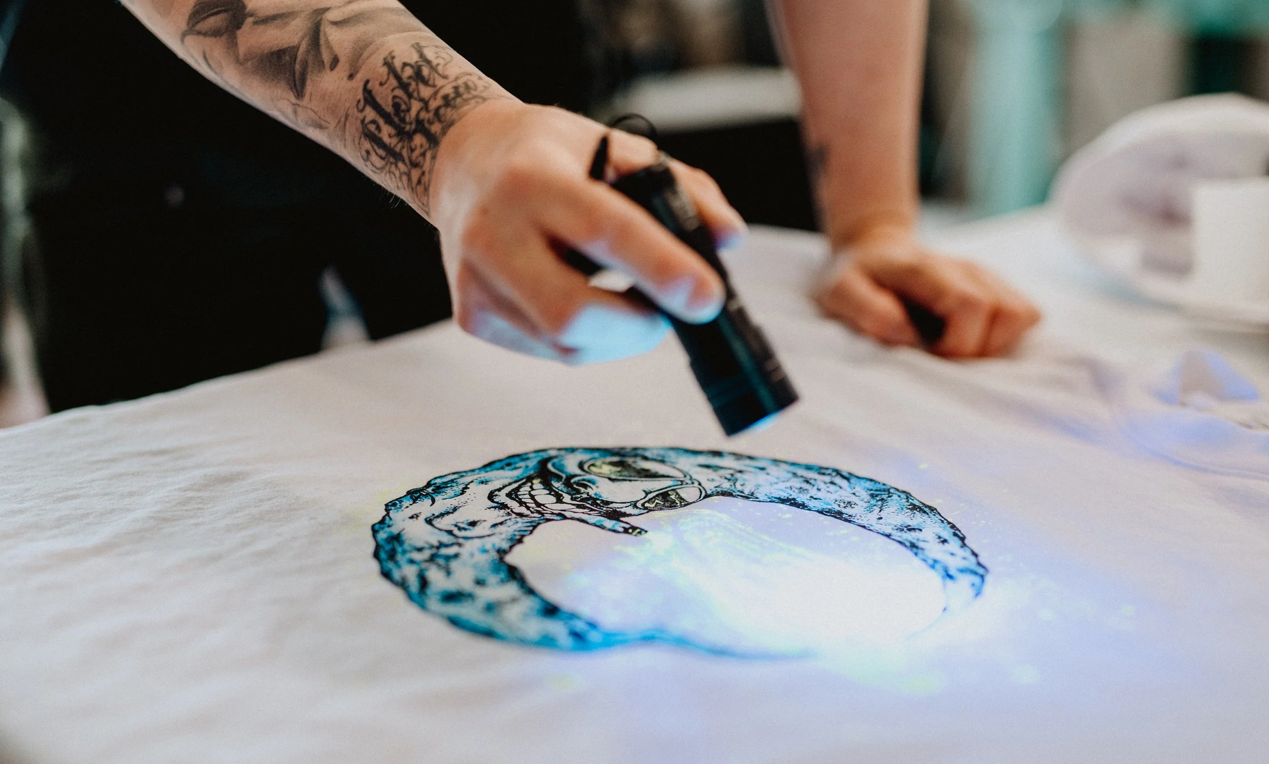 glow in the dark ink with black light