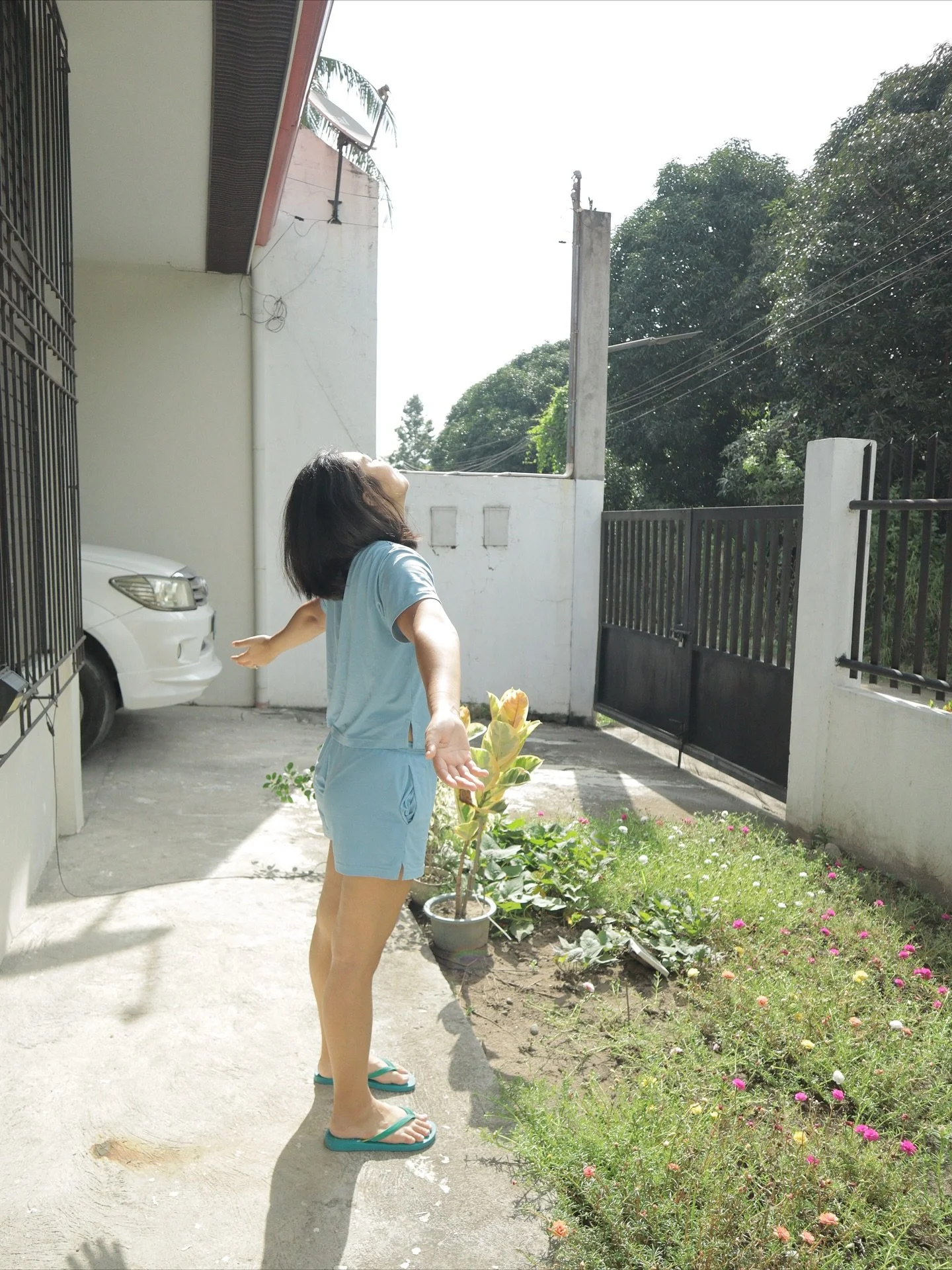 Nothing beats the sun and air at home 🧡
The experiences and memories made were beautiful but I missed this. The healing sun and the beautiful garden (which has gotten more lush!!!)
