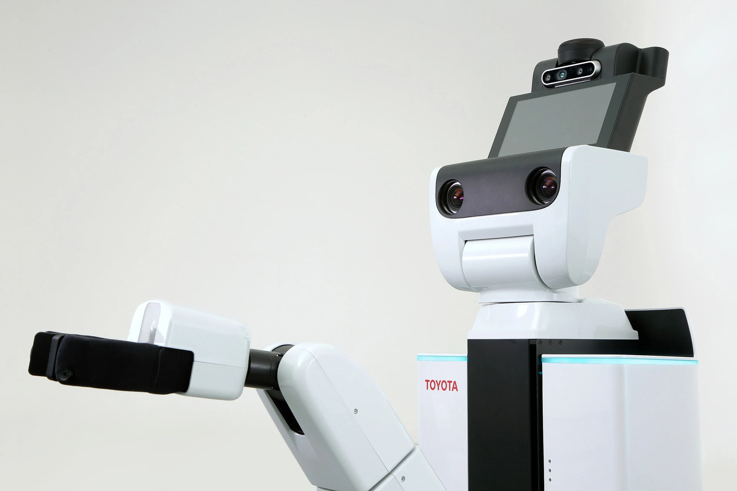 IMAGE_Service robots that cater to market needs (002).jpg