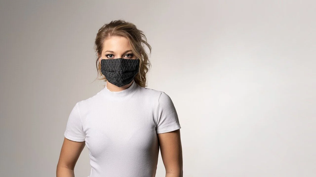 Wear a mask this winter: covid is here to stay