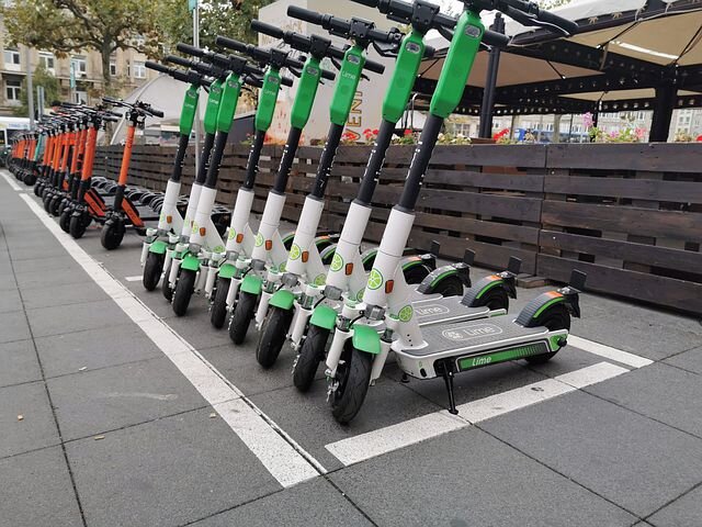 Zero emission e-scooters: on the road or footpath?