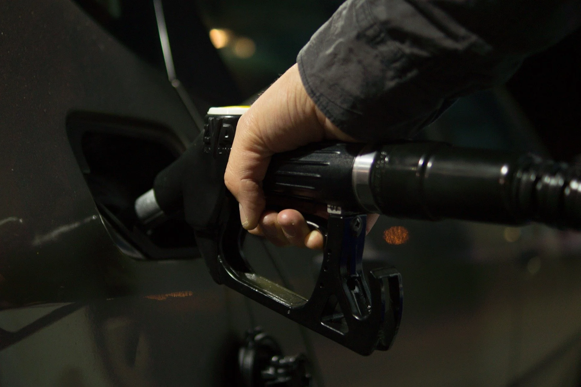 Petrol stations must display standard prices of all engine fuels