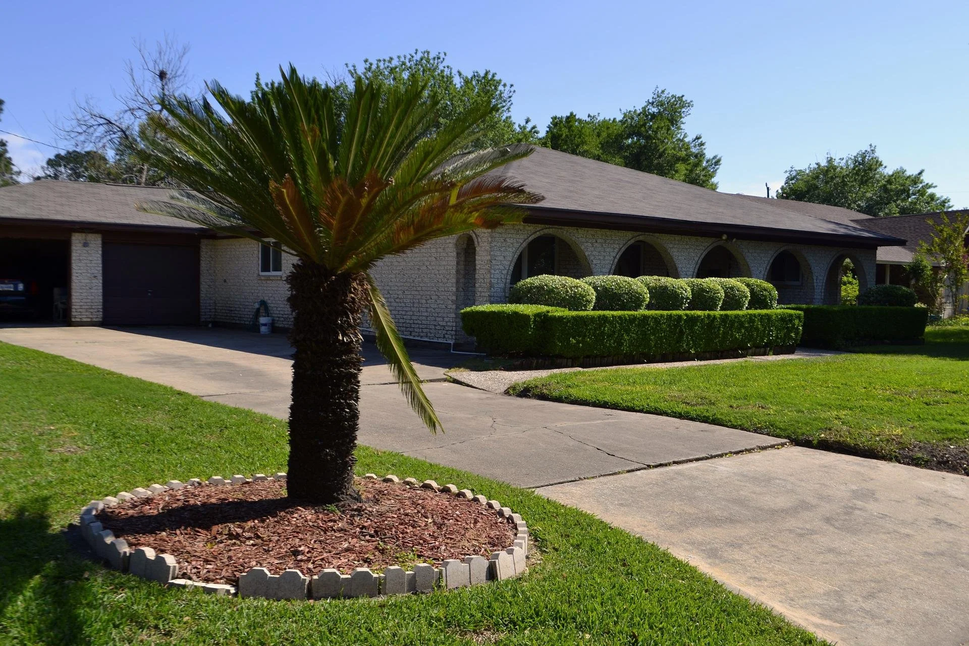 Buyers step back, annual median house price growth recedes