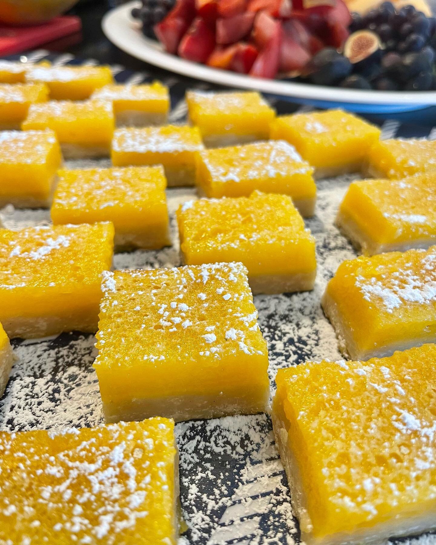 If you had to choose&hellip; lemon bars, or tiramisu? 

I&rsquo;d choose both 😜

#gourmet #catering #dessert #saltspringisland #lulusapron