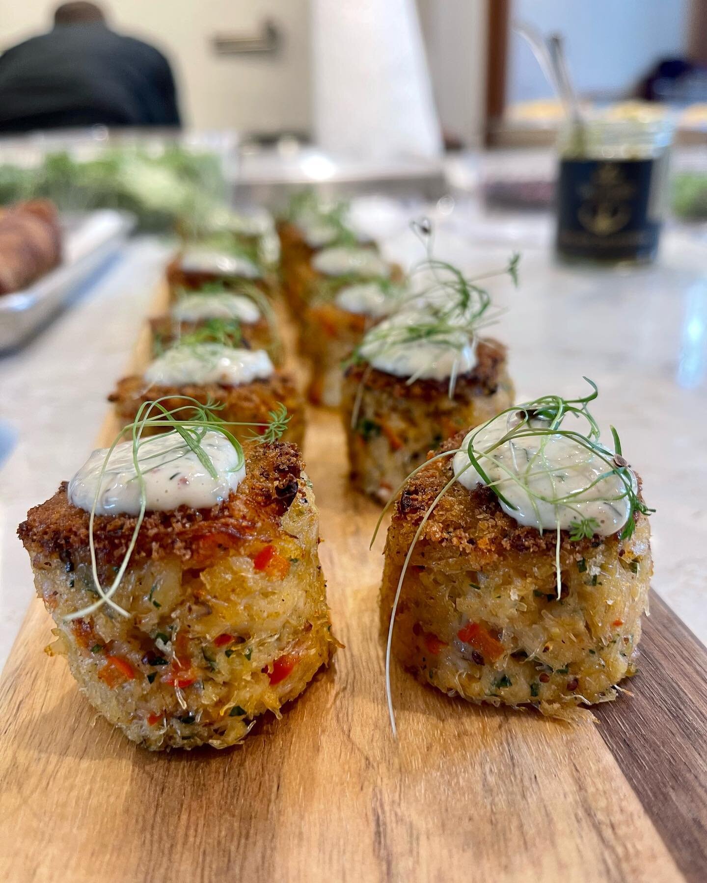 Dungeness crab cakes 🦀 the perfect bite for your cocktail hour! @finestatseavic always comes through with the best crab meat 😍 

#crab #crabcakes #dungenesscrab #gourmet #catering #saltspringisland #gulfislands #eatyyj #lulusapron