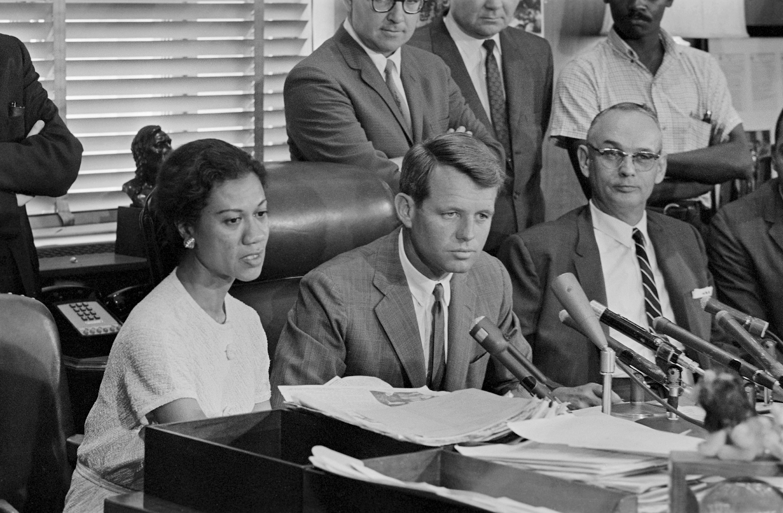  Richardson with then-Attorney General Robert F. Kennedy in 1963. (Bettmann Archive/Getty Images) 