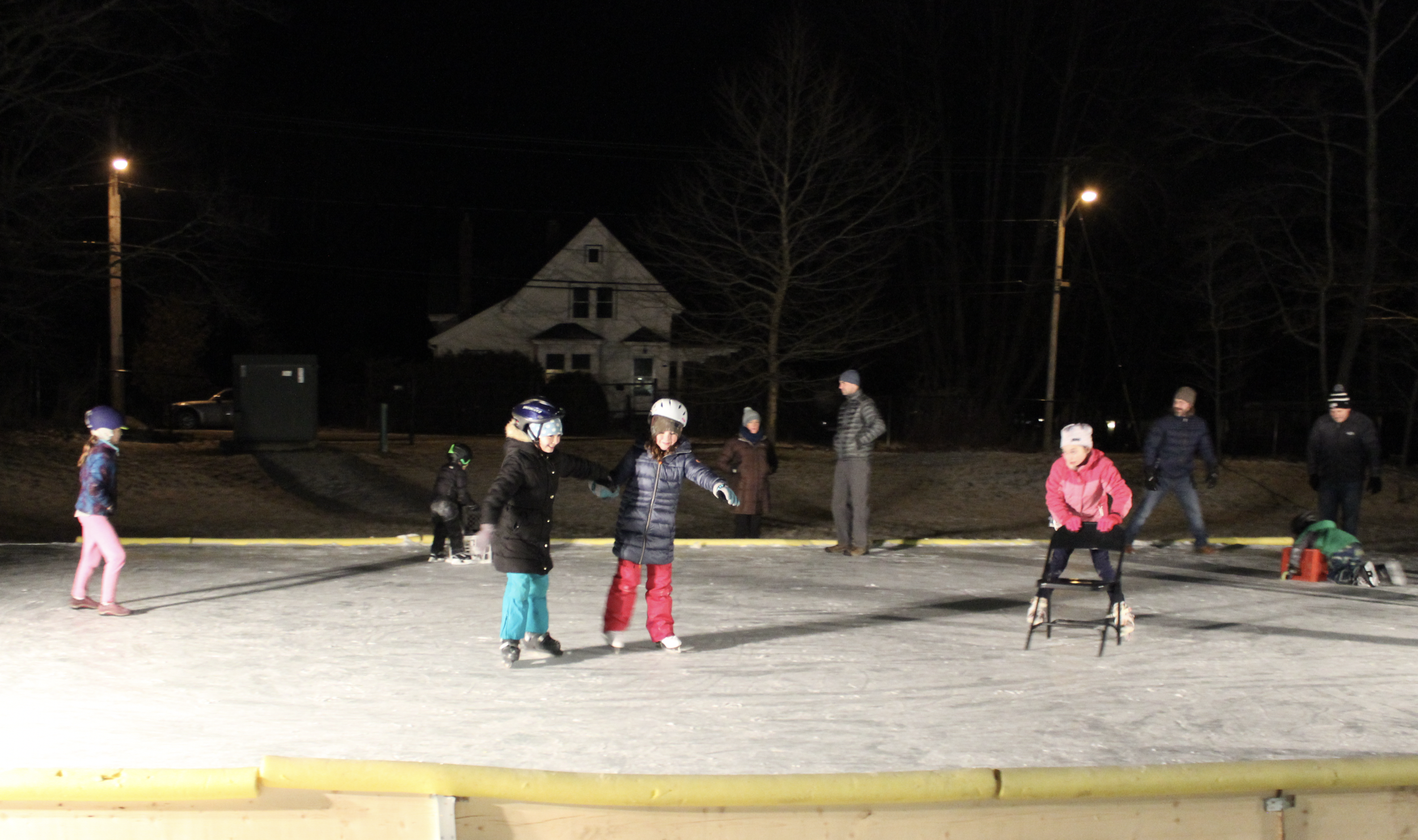 winter-fest-skating.png