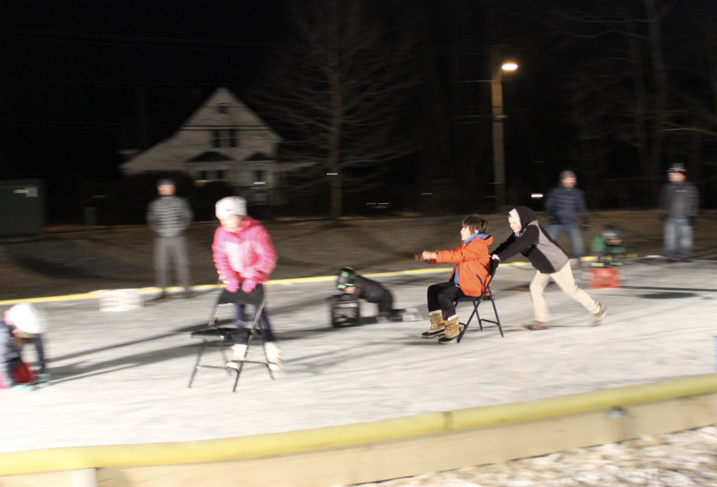 winter-fest-skating-2.png
