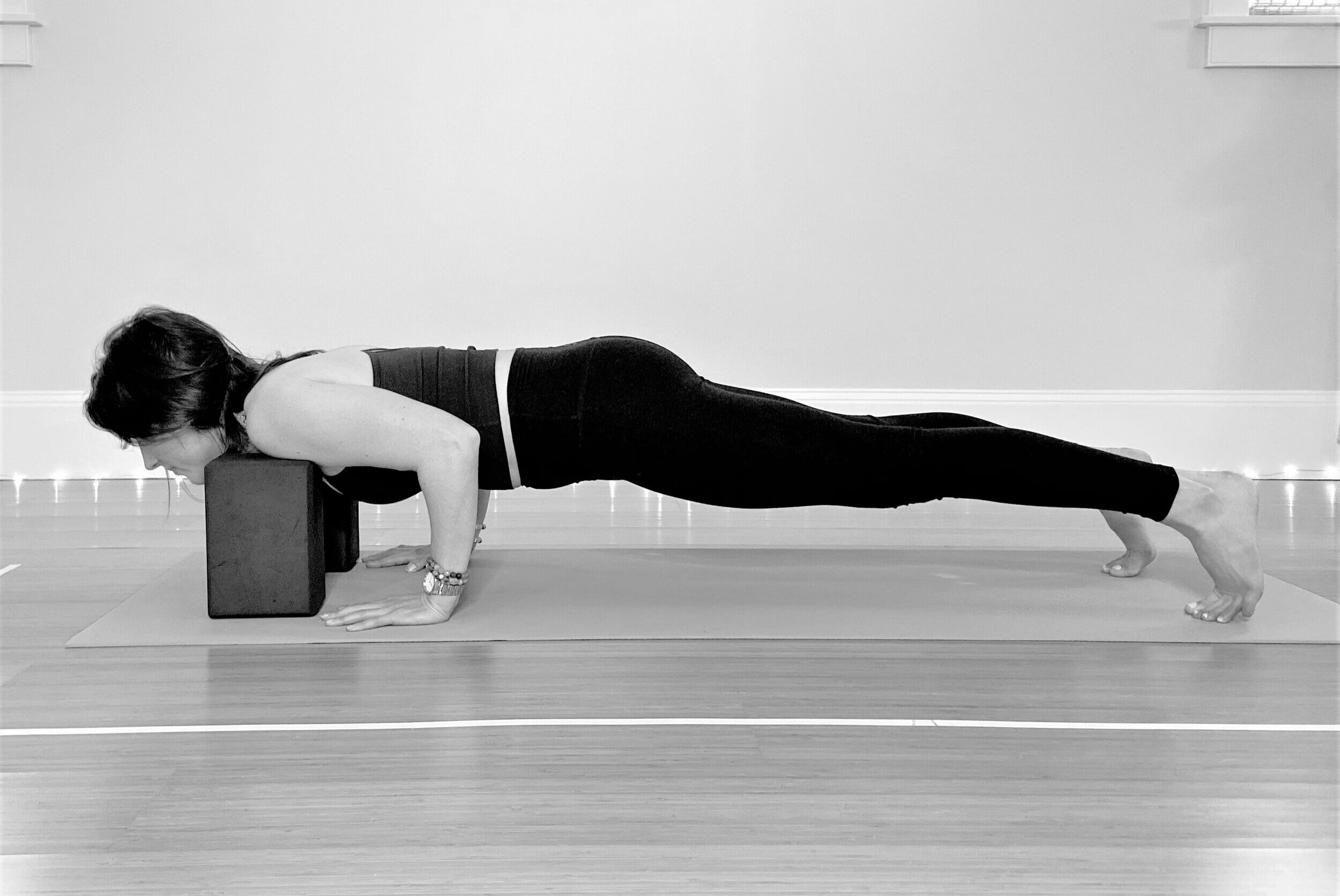 Back three-quarters and Right Profile Poses of a Woman in Yoga Low Plank  Pose Stock Illustration | Adobe Stock