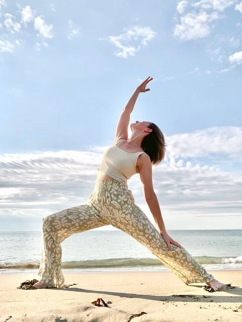 Meet Jen R. 🫶 @jen.z.roszell 

Join Jen on the mat:
Sundays ┃ 6:00 PM ┃ Flow &amp; Restore

Jen's Sunday evening class is a blend of Vinyasa flow + deep relaxation at the beginning and end of class. This class is accessible for all levels from begin