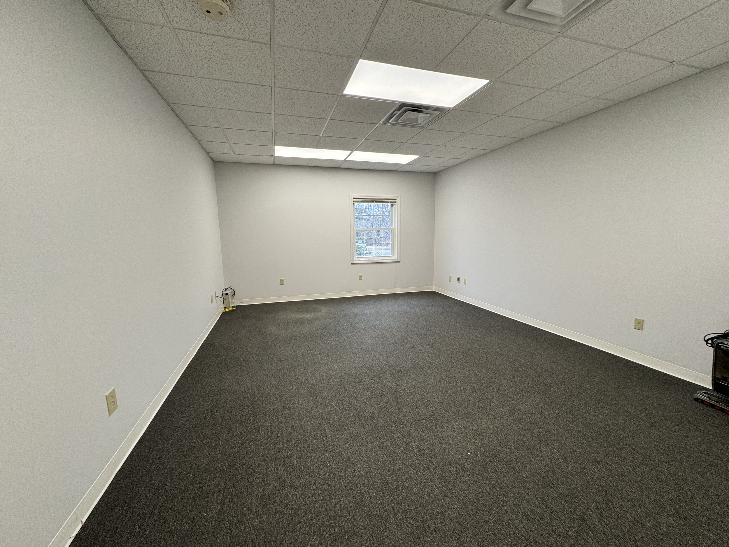 243 Mt. Auburn Avenue Auburn, ME 04210
