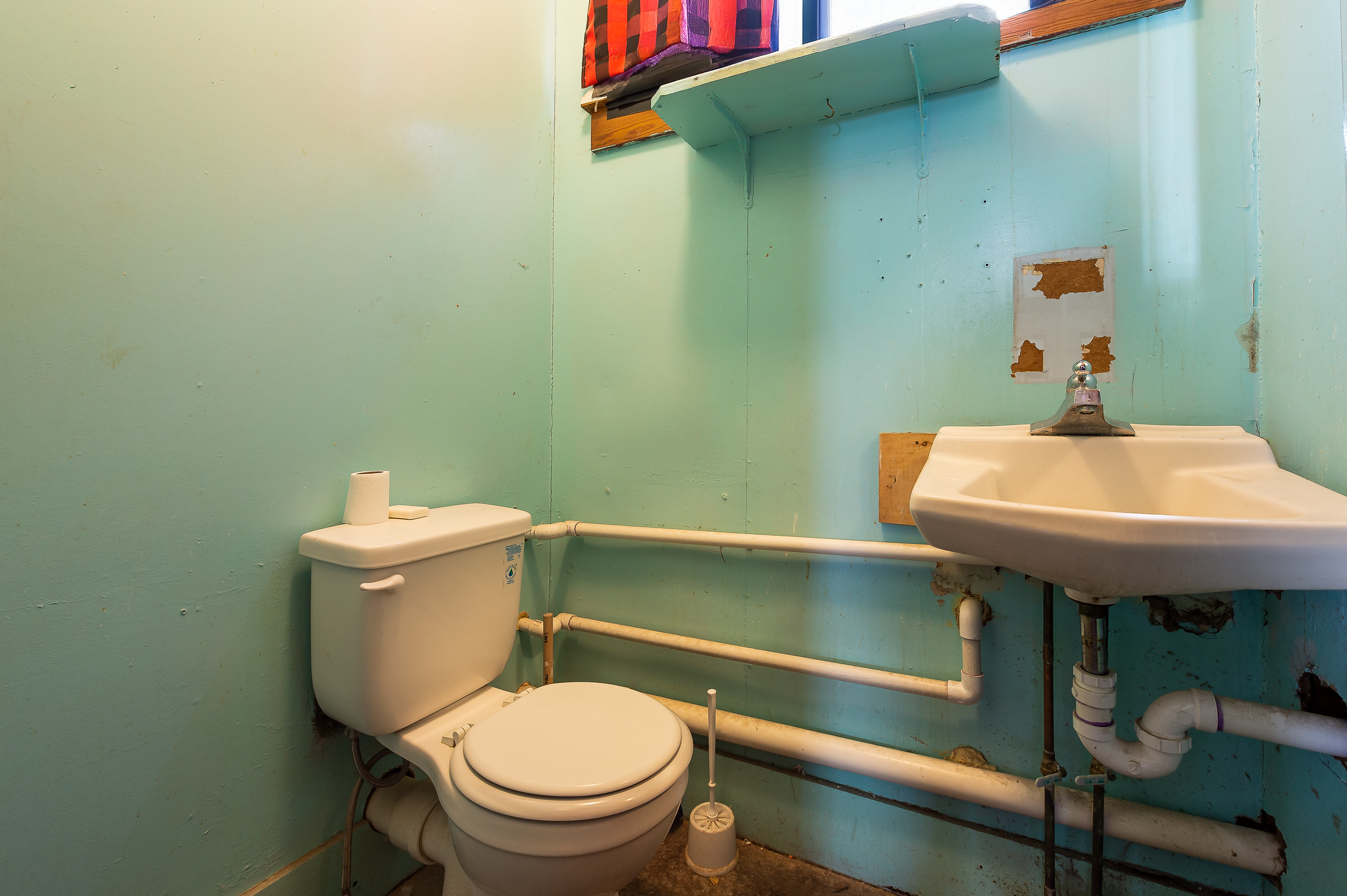 22 - 1st Floor Half Bath 1.png