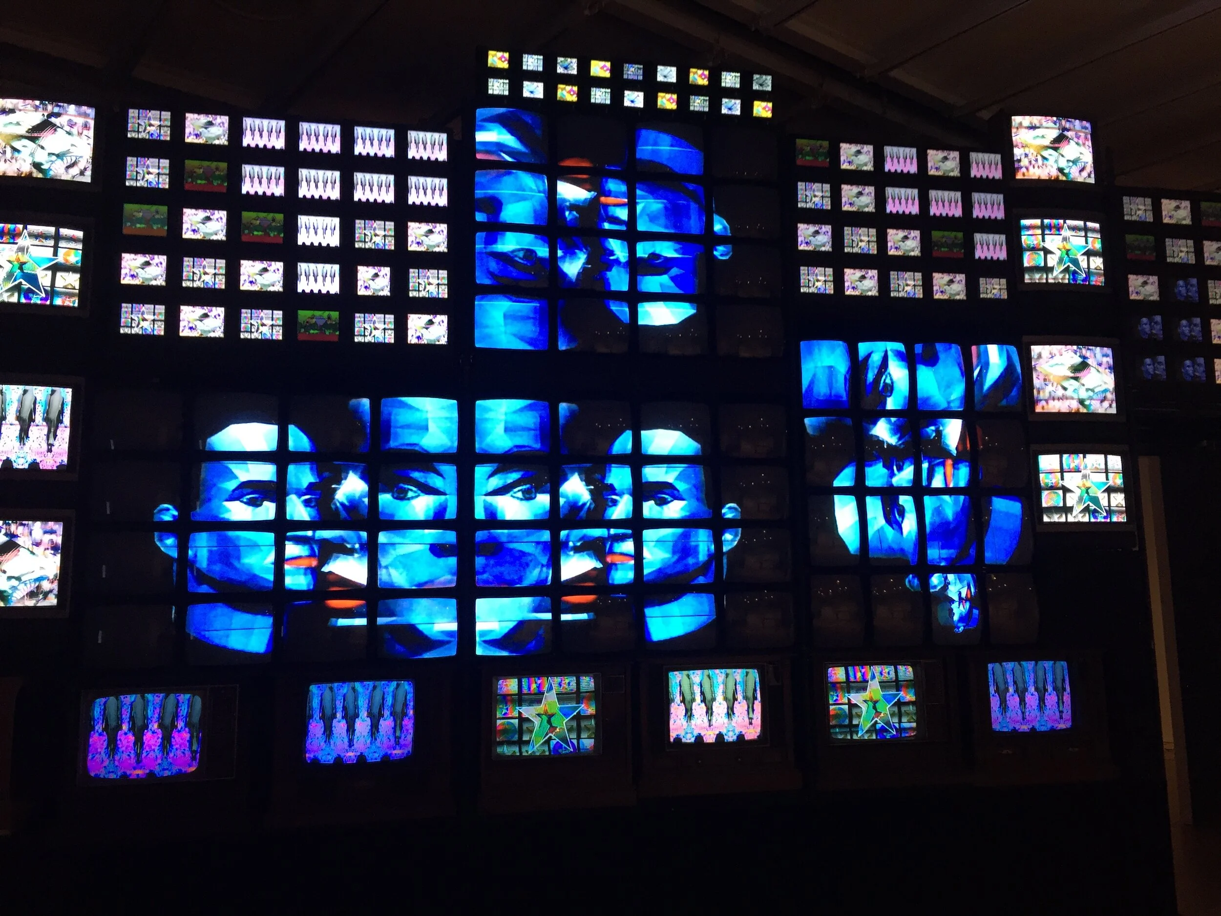 How to Overcome Your (Checks Email) Distraction Habit