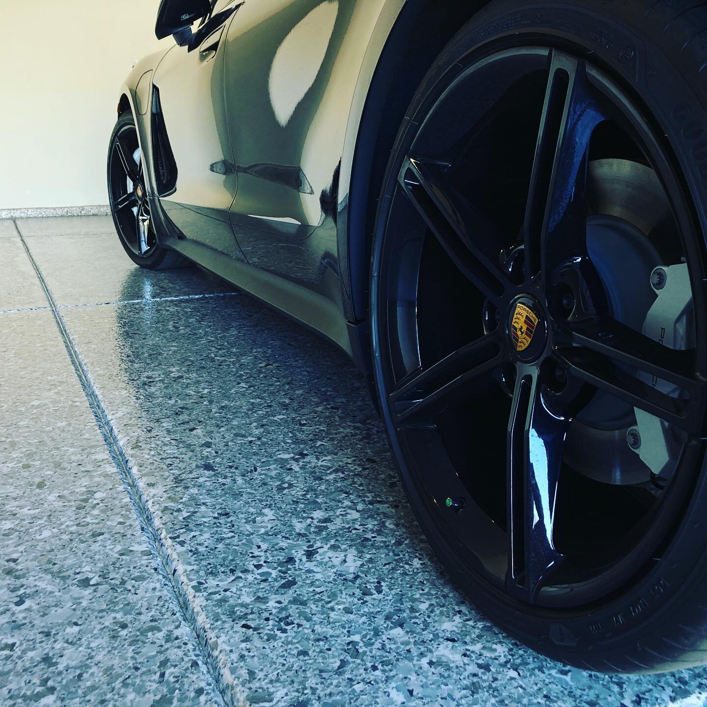 FACT: New cars love new floors! 
💪 A car this powerful deserves to be parked on floors that are just as strong!
👀 Our Brindle Epoxy System is clean, durable and almost as good looking as this car! 
🏡We were happy to create the perfect new home for