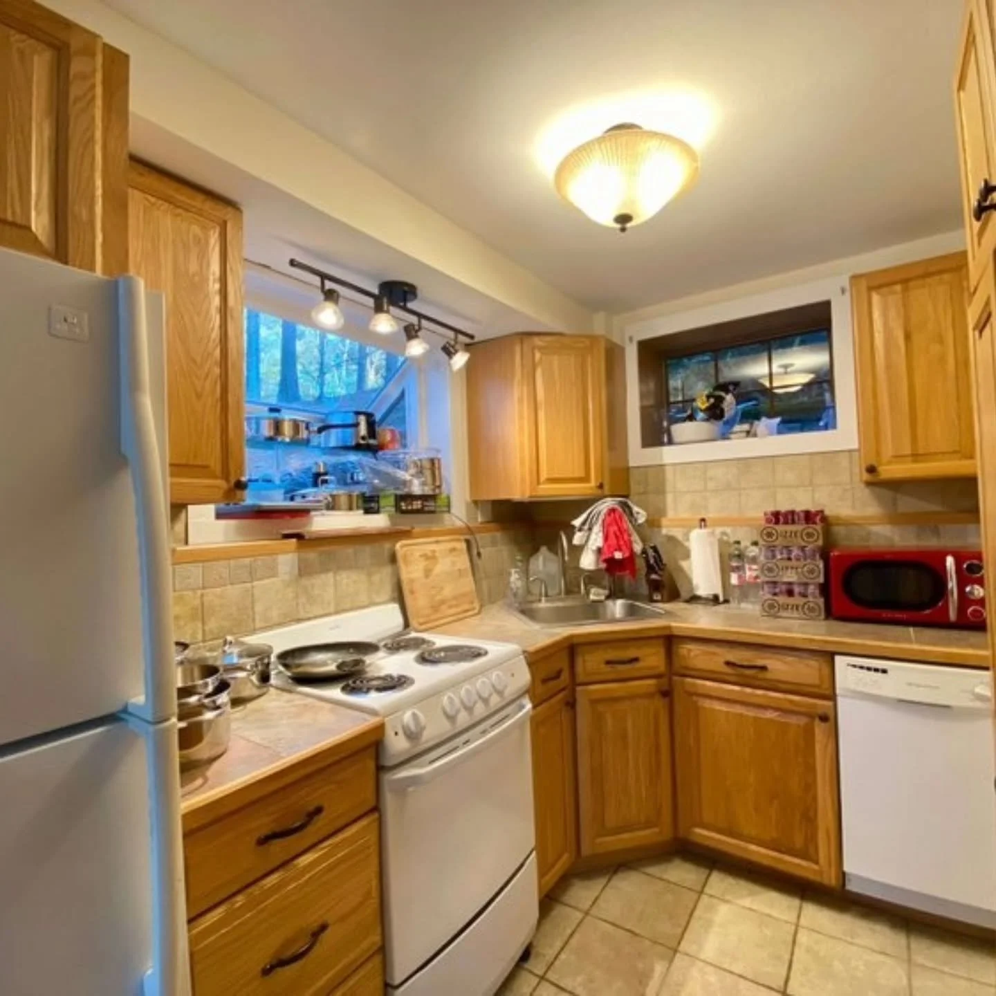 My custom kitchen remodel started in March 2022 and ended in January 2023. 

Yes, it was too unnecessary long. Hence this better-late-than-never post about how to execute a custom kitchen remodel, because boy do I have tips for you.

I would say, &fr