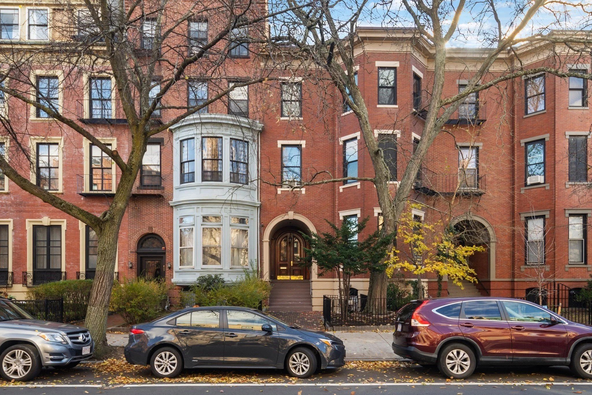 Rowhouses along Back Bay, Boston.