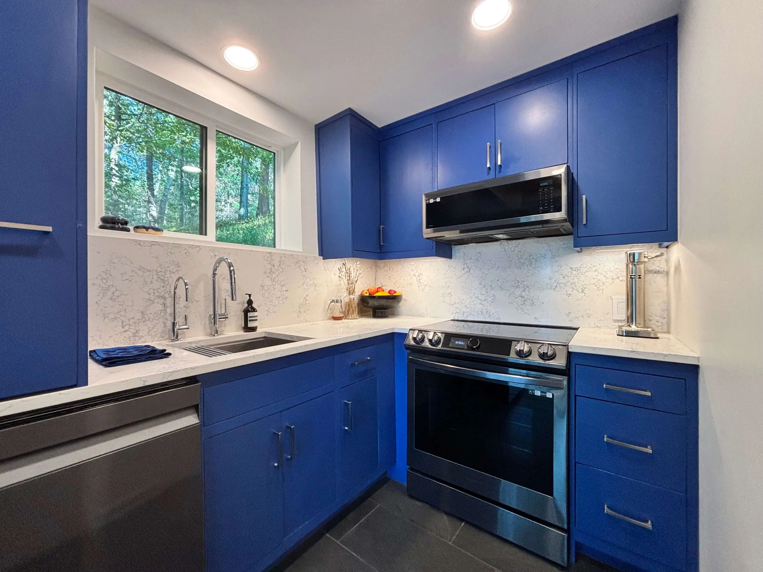 How to do a custom kitchen remodel? A step-by-step guide to gutting and building a custom kitchen.