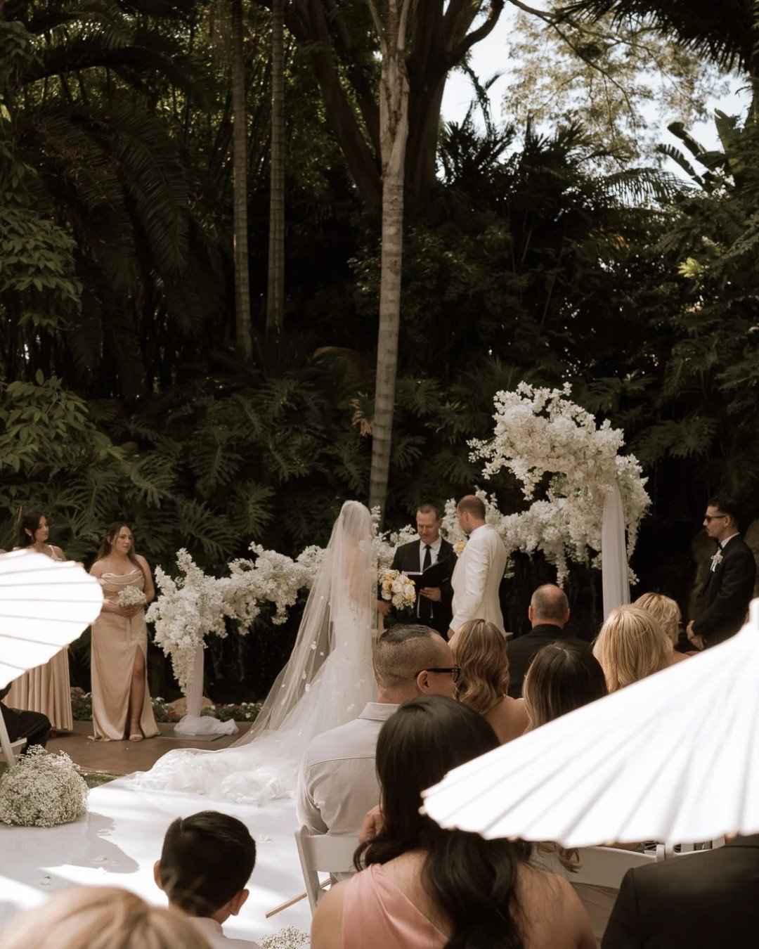 Every wedding day is a unique tapestry woven with love, emotions, and unforgettable moments. From the quiet glances to the joyous celebrations, as visual storytellers we love to capture the enchanting magic that unfolds your big day. Every detail tel