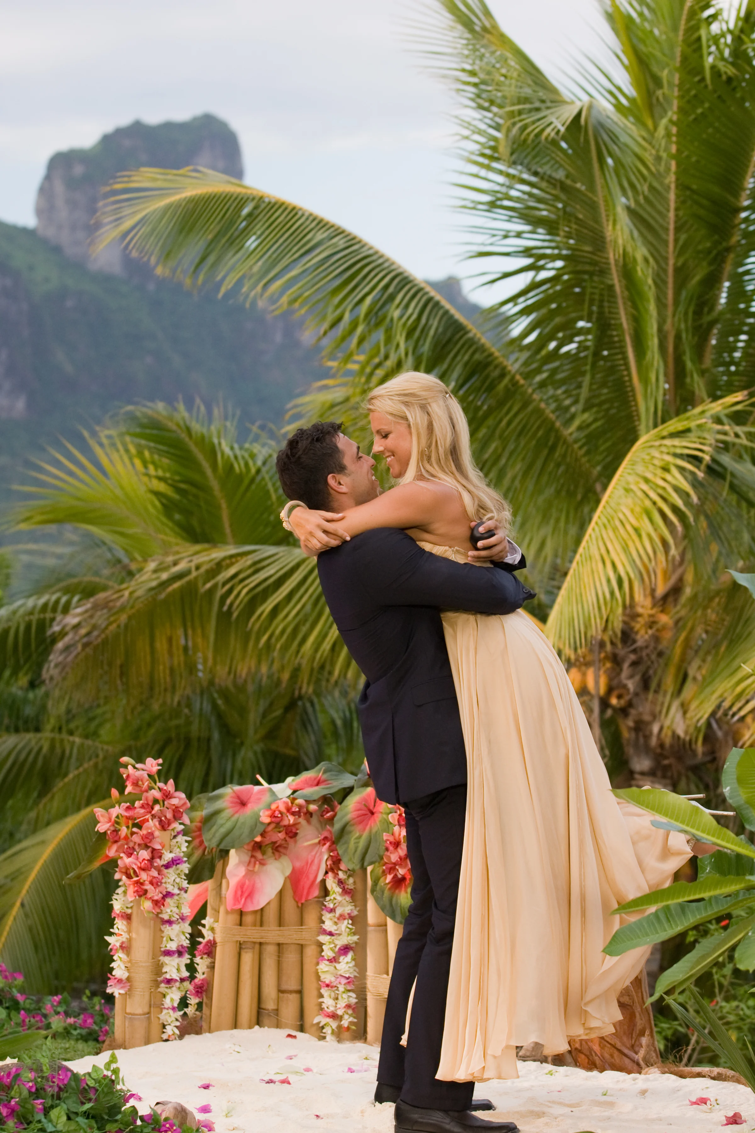 Ali Fedotowsky & Roberto Martinez (Season 6)