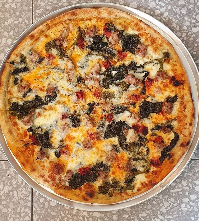 This is our pizza special for the week.

Mozzarella, friarielli(italian broccoli),pork sausages and nduja.
Available all weekend until sold out!! Come and grab a slice, whole pie or half and half.

We are open tonight until 12!!