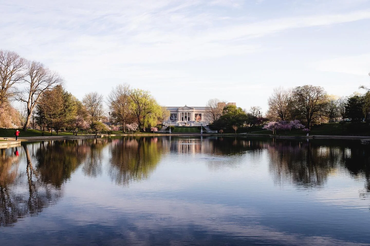 I don't care how many photos are taken from this exact spot. It was the first time in forever that I went out for a sunrise and it was during peak bloom. Therefore I love it and am sharing it. 🫶🌸

&hellip;
#universitycircle #thisiscle #inthecircle 