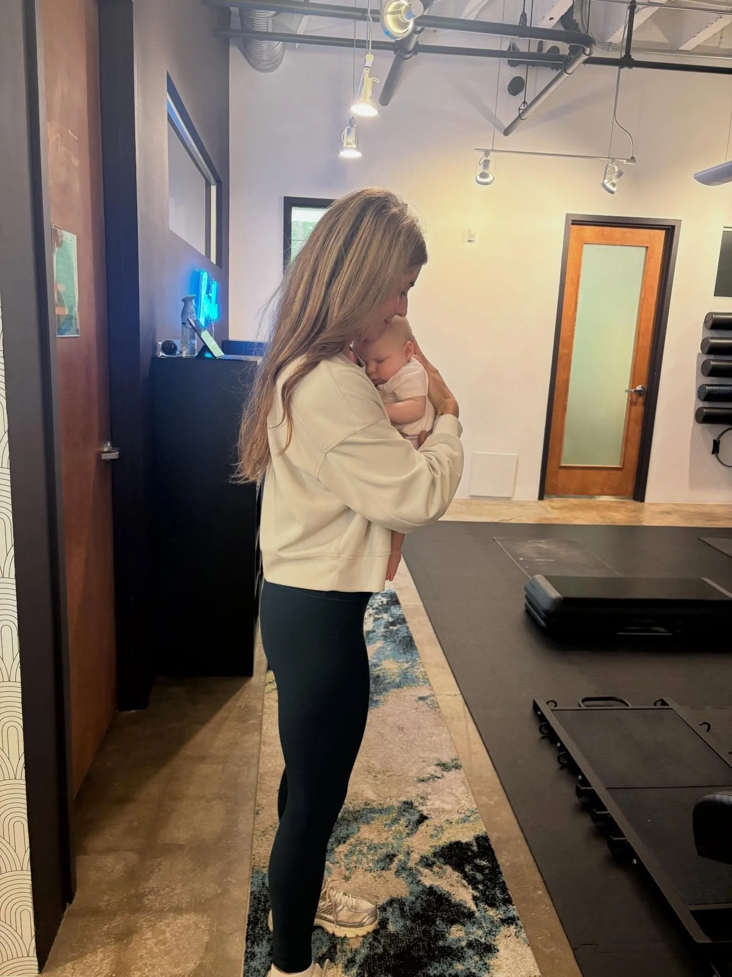 Posture (and the most adorable baby model) 

Swipe to see pelvis stacked posture vs pelvis forward posture! 

We love having babies visit during your postpartum visits 👶