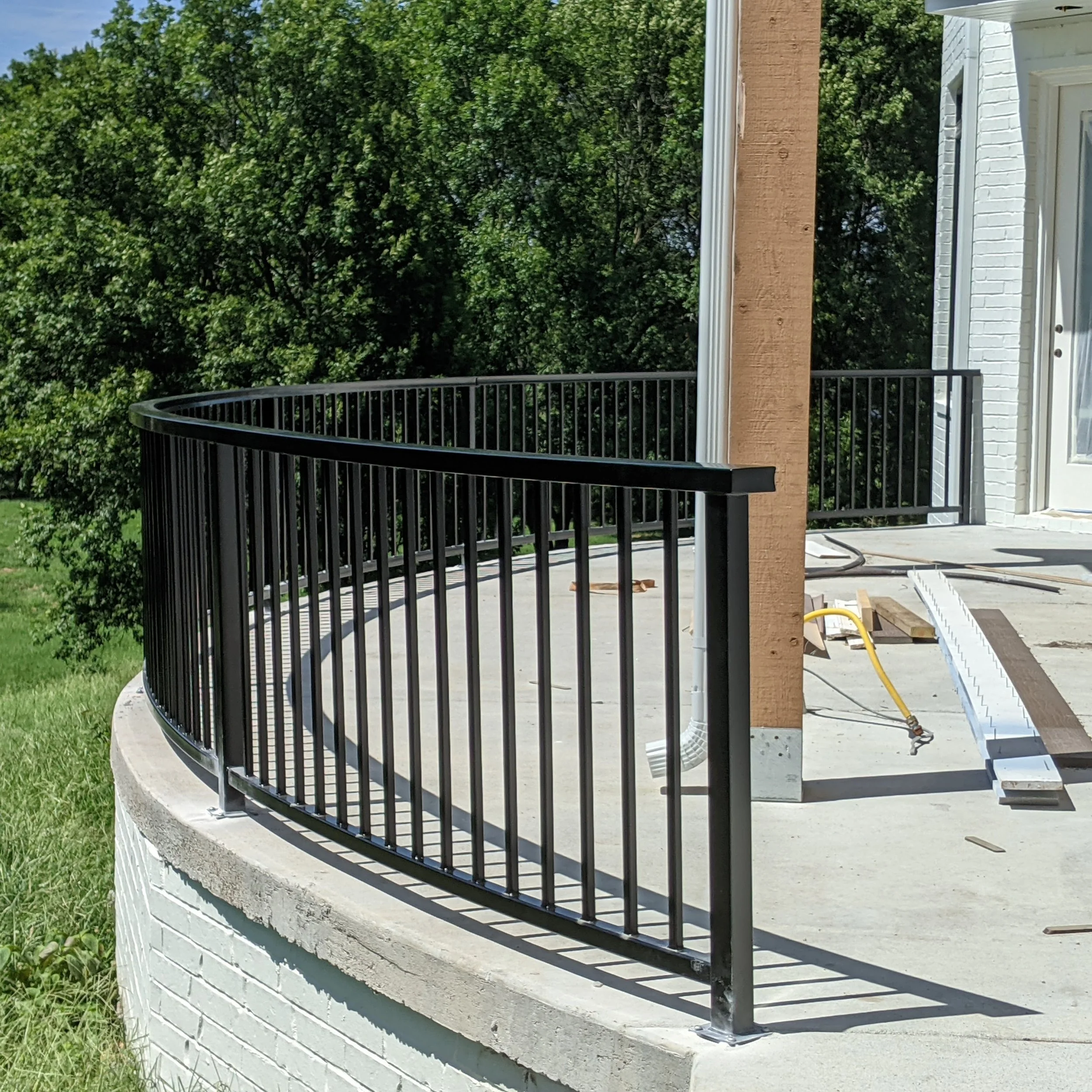 Curved Porch Railing 3.jpg