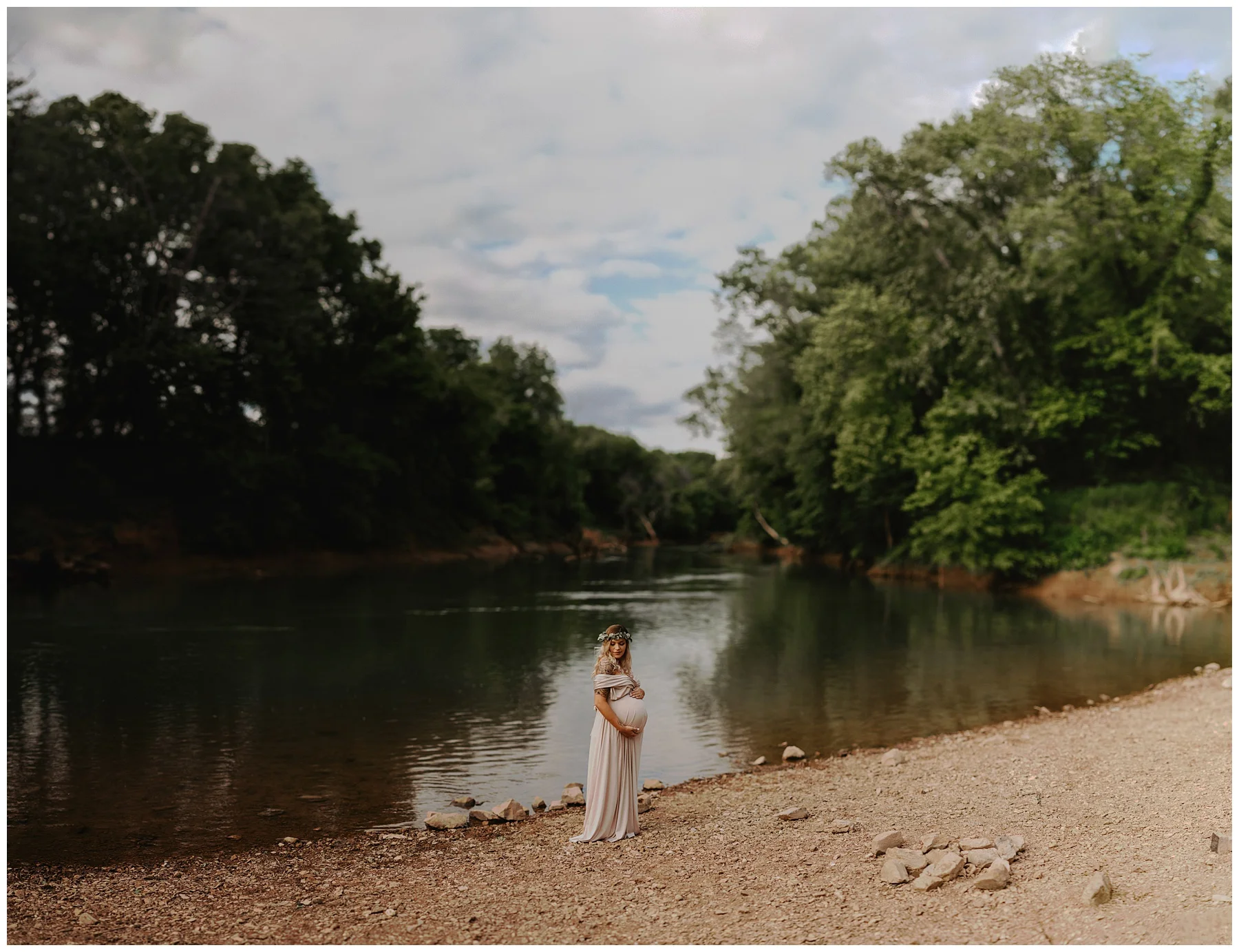 Chelsea's Clarksville Maternity Session 