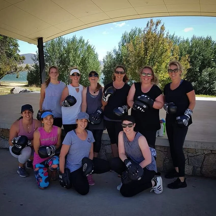 Oh sunny days are on their way...and so is boxing! Yes- punchfit is coming back,  just in time for our Spring into Summer challenge! Days and times in the coming days, but one thing is for sure, we are pumped for such outdoor sessions again 💙