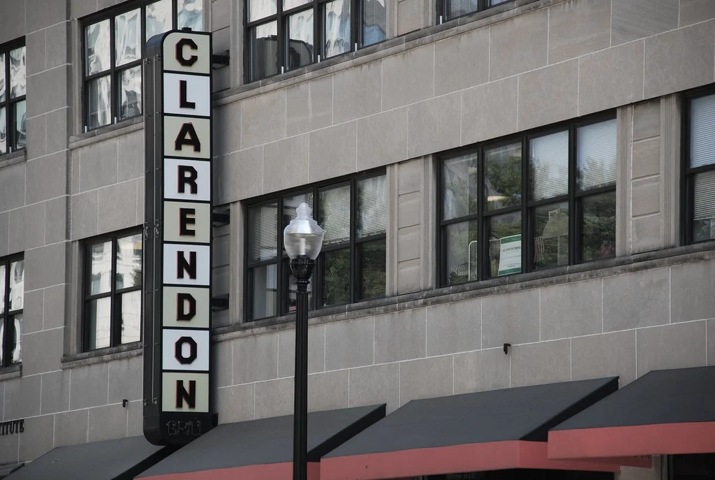 The Clarendon Grill closes. Goodnight to a great bar.