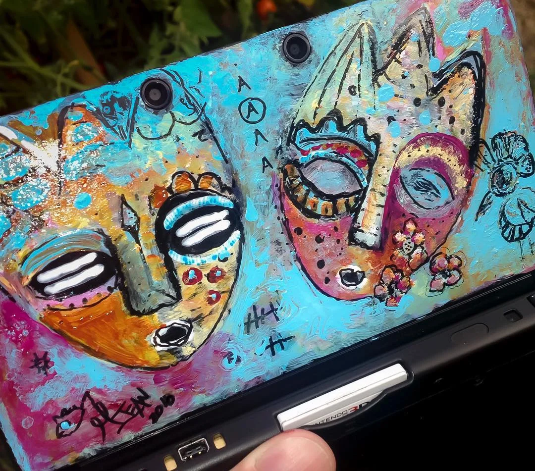 Tiny paintings on random gadgets