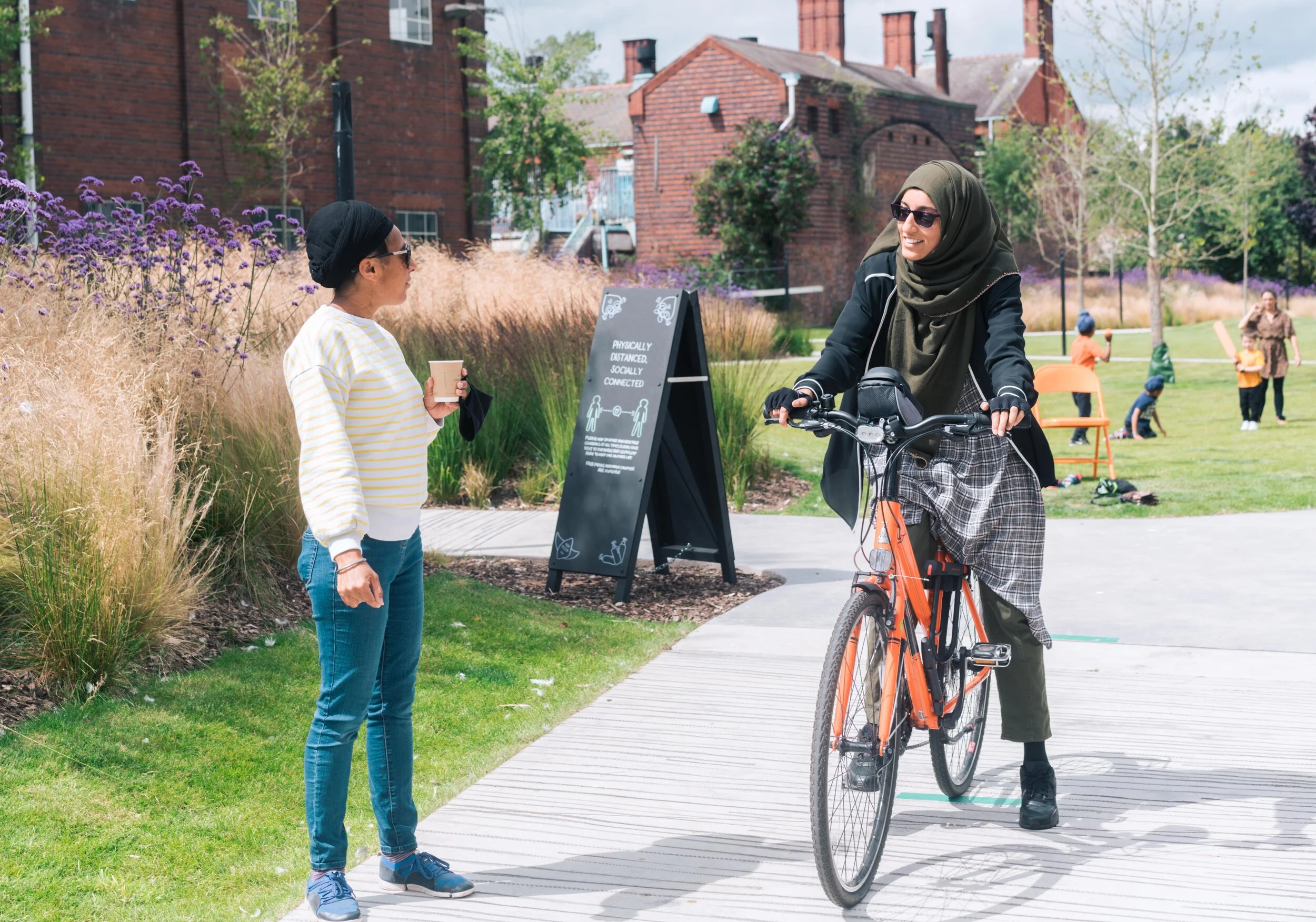 Floating Front Room 05 08 - www.thombartley.com-183.jpg