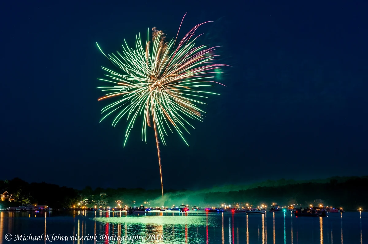 D90 - Lake Panorama Fire in the Sky Fireworks