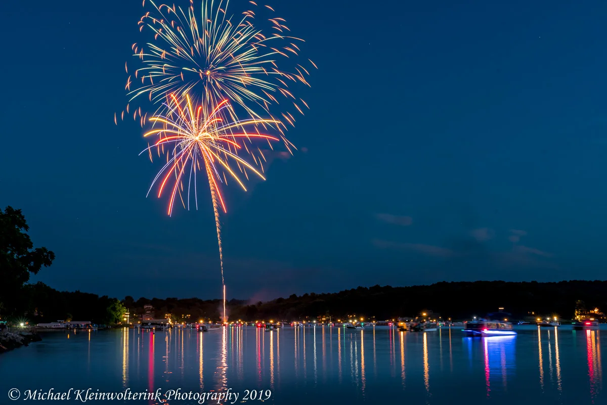 D750 - 4th of July Fireworks 19 on Lake Panorama