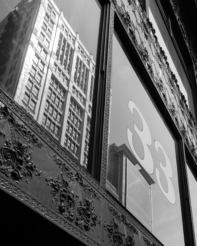 Jay-Z may have given you 22, 2s, but I'll give you 3, 3s. (Spoiler alert, the 3rd 3 is me)
Another photo from my excursion with @outofchicago; this was after our tour of the Chicago theater. (I still have to edit those photos)
#blackandwhite #photo #blackwhite #snapshot #monochromephotography #cityscapes #cityscape #architecture_view #architectureporn #blackandwhitepic #chicago #33
#travelphotography #cityview #bavaria #citytrip #beautifulcity #citytour