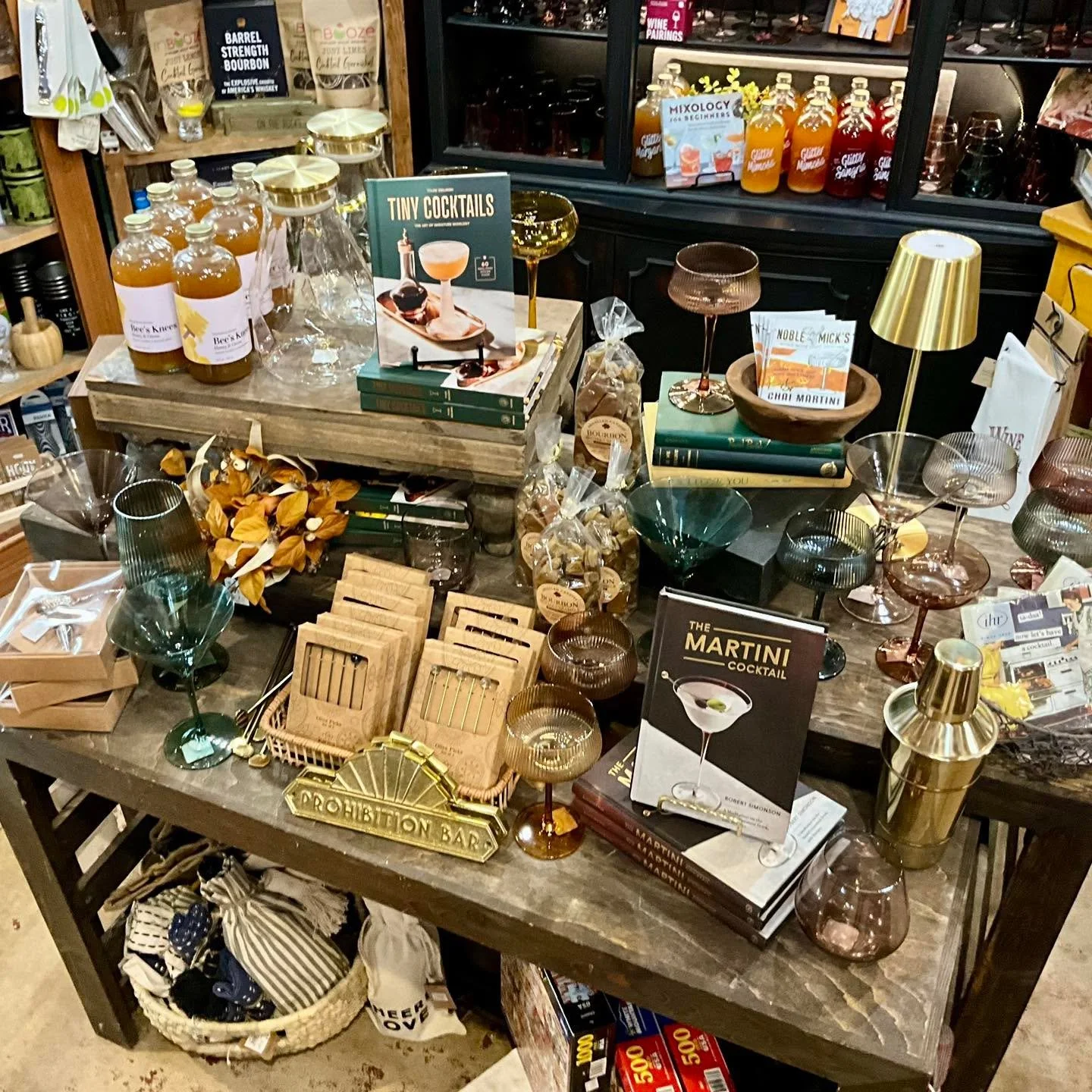 🍂 Fall - ✨ Golden Glow -  Cocktails taste better in PRETTY glassless. 

Barn Hours:
Monday - Saturday 10am-5pm 
Wednesday 10am-7pm 
Sunday 12pm-4pm
