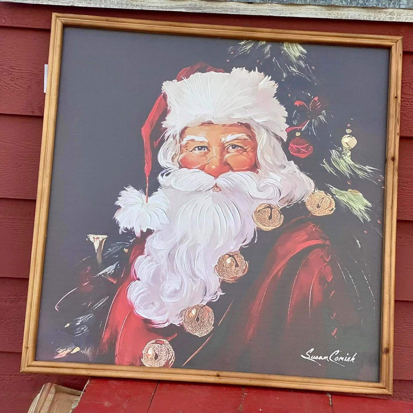 We can&rsquo;t get enough of this Jolly Fella! ✨
💡 Think mantel magic.
🔔 Think statement entry wrapped in garland.
🎄 Think instant Christmas cheer.

#Christmas2025 #MagicalDecor #FoundItInTheBarn #shoplocalmn #shoplocal