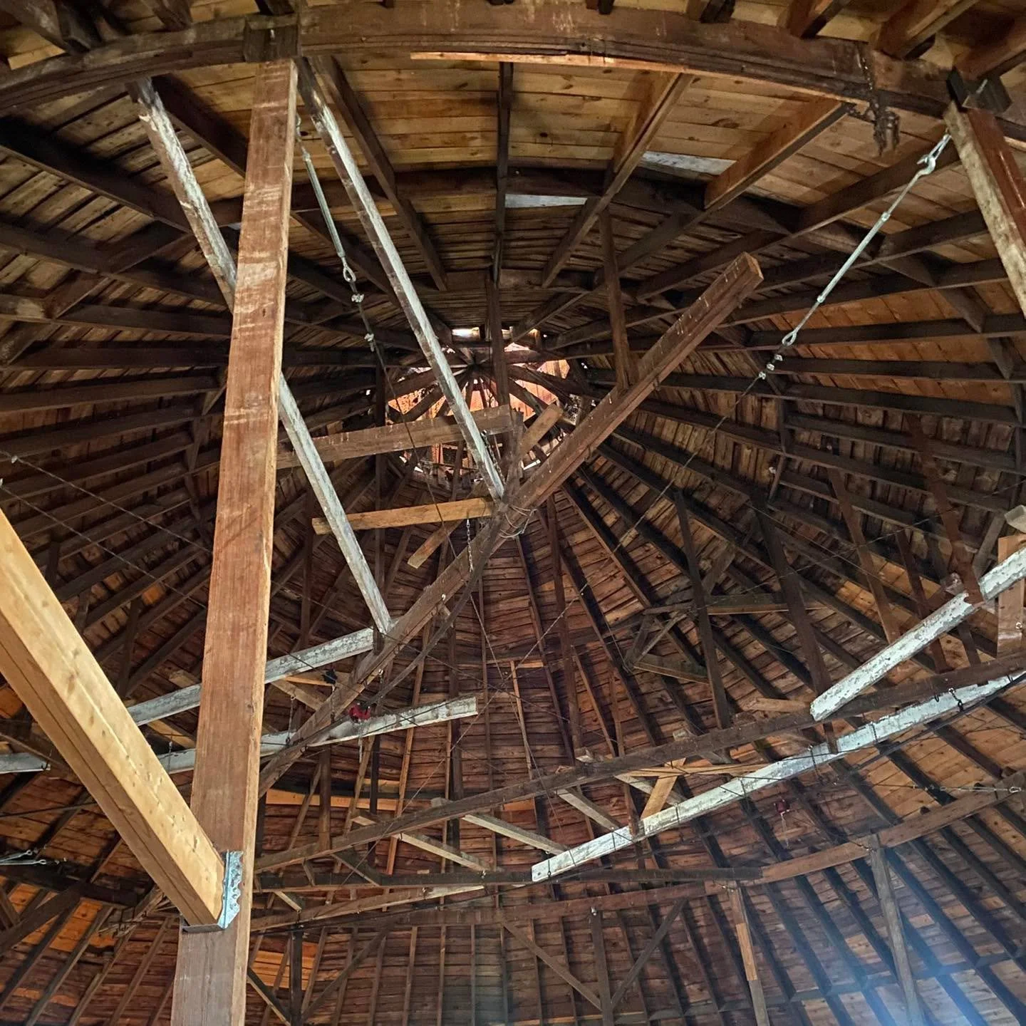 Curious 🧐 
&ldquo;do we have an upper level&rdquo;
&ldquo;what&rsquo;s upstairs&rdquo; these are questions we hear often&hellip; 

We rarely get the opportunity to go up and see the round barn structure, it&rsquo;s not storage it&rsquo;s just quiet 