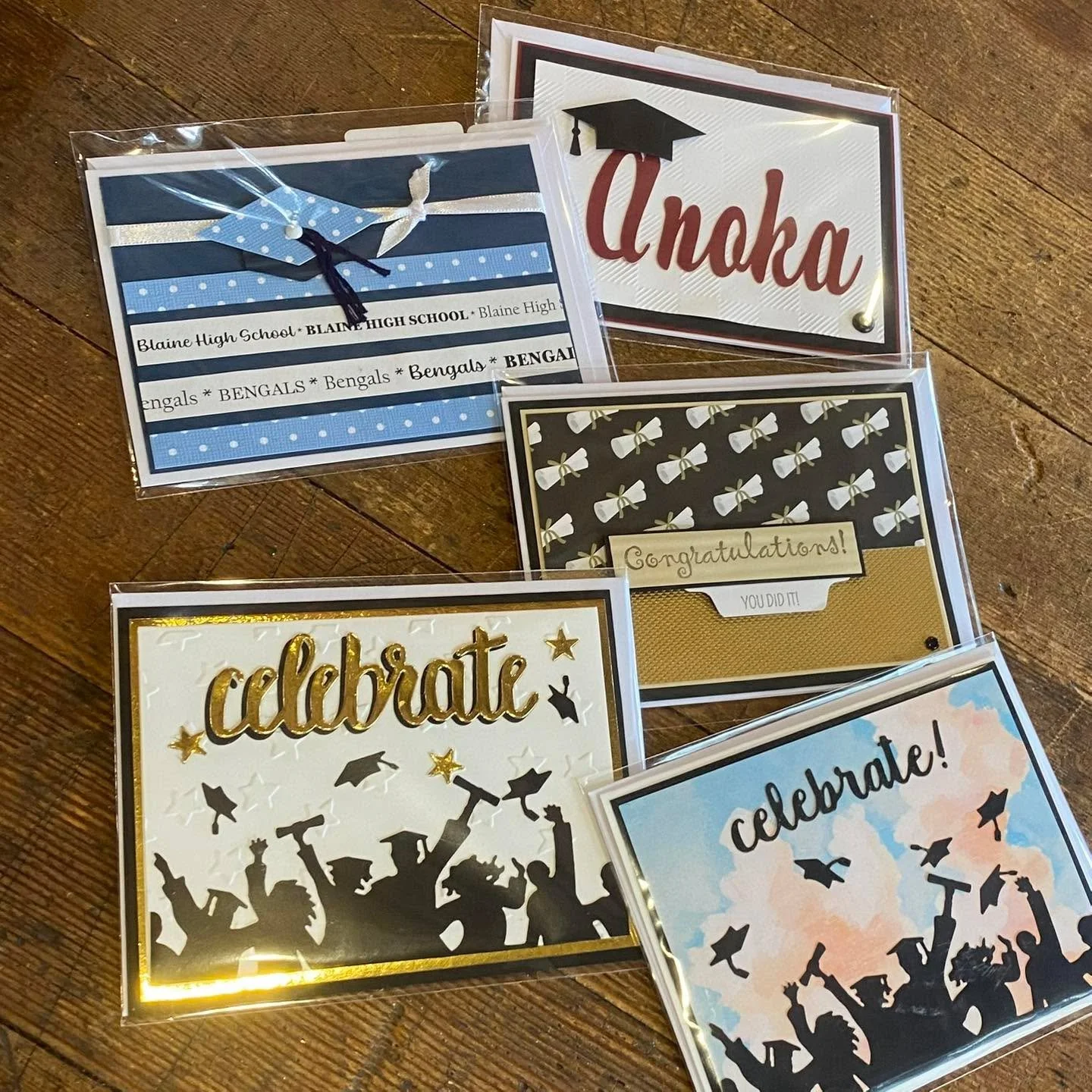 🎓 let&rsquo;s be honest&hellip; every grad party has that card box sitting front and center&mdash;might as well make what goes in it something they&rsquo;ll actually remember (and maybe even keep 😉). We&rsquo;ve got locally made grad cards designed