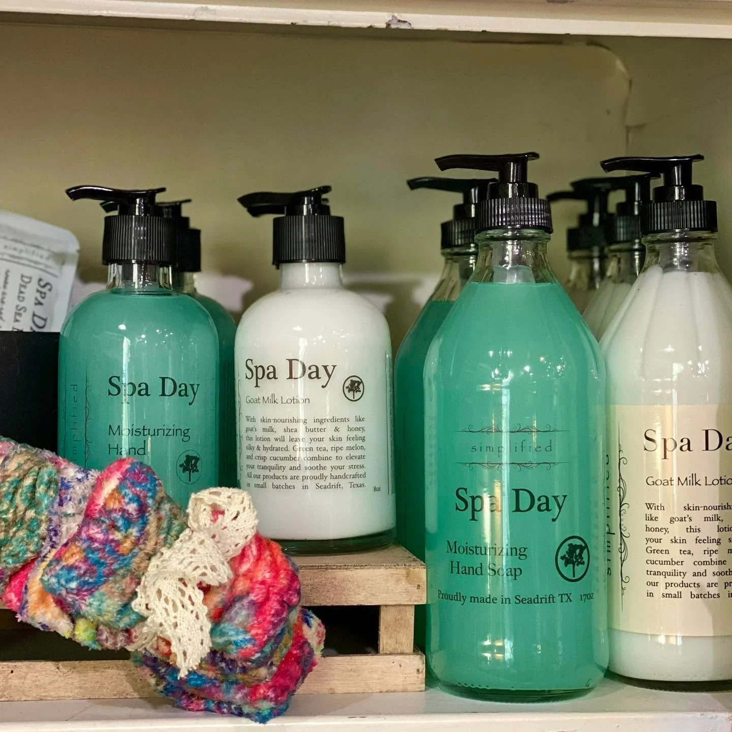 🤍 Seven days a week, we&rsquo;re here with gifts that feel personal, thoughtful, and just a little unexpected. 

Barn Hours:
Monday - Saturday 10am-5pm 
Wednesday 10am-7pm 
Sunday 12pm-4pm